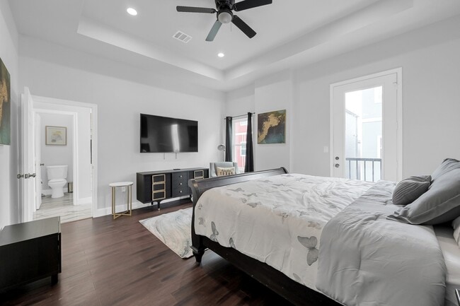 Building Photo - 2116 Oatfield Dr