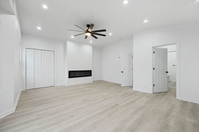 Building Photo - 629 N Lockwood Ave