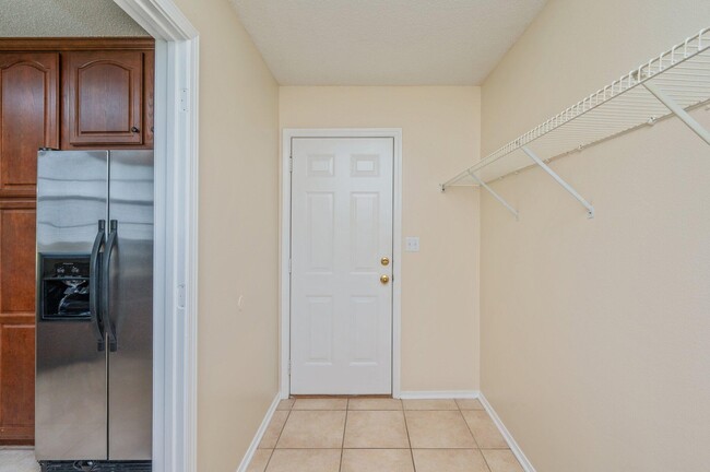 Building Photo - 3009 La Salle Ct
