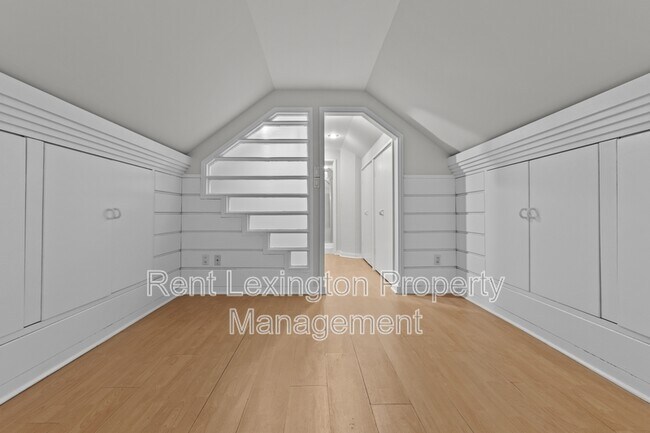 Building Photo - 265 Zandale Dr