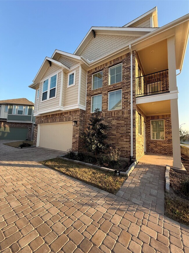 Building Photo - 1442 Shaded Rock Dr