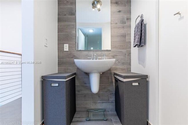 Building Photo - 690 SW 1st Ct