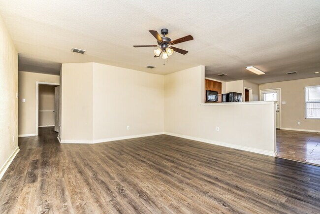 Building Photo - 1118 Antoinette Dr