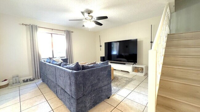 Building Photo - 910 Big Tree Rd