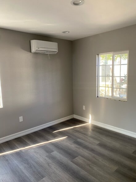 Building Photo - 3606 Santa Ana St