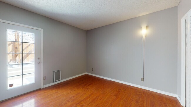 Building Photo - 4842 Excalibur Dr