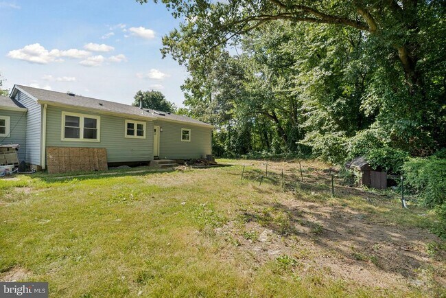 Building Photo - 501 Bloomfield Dr