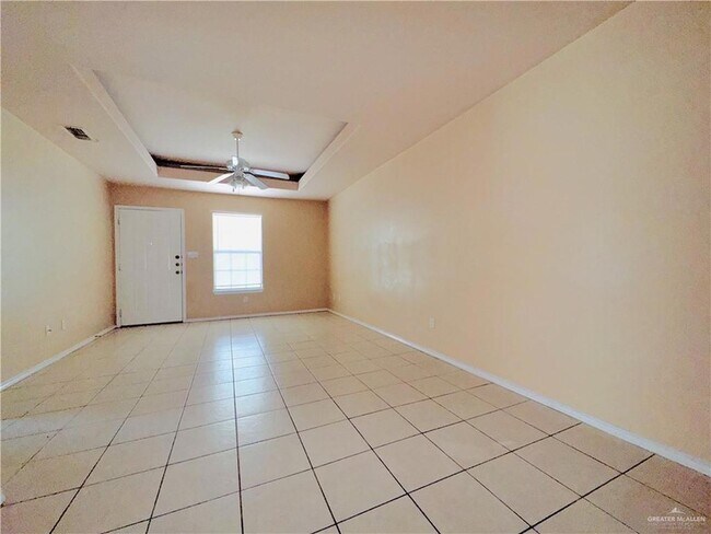 Building Photo - 1409 W Prosperity Dr