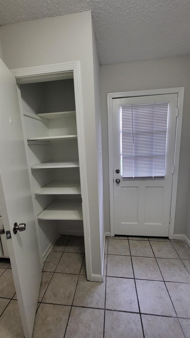 Building Photo - 3823 Rainford Dr