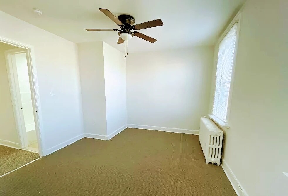 Building Photo - 3225 Elmora Ave