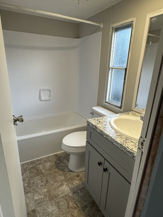 Building Photo - 103 Rayfield Ct