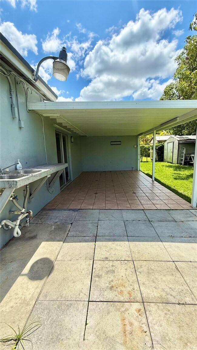 Building Photo - 11952 SW 37th Terrace