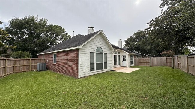 Building Photo - 3727 Parkshire Dr