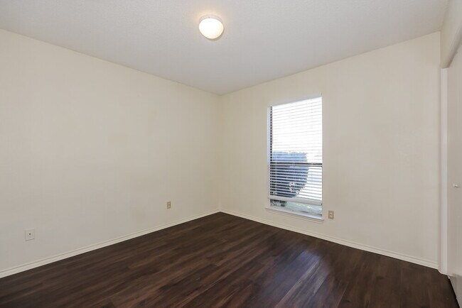 Building Photo - 7908 Gladewater Dr