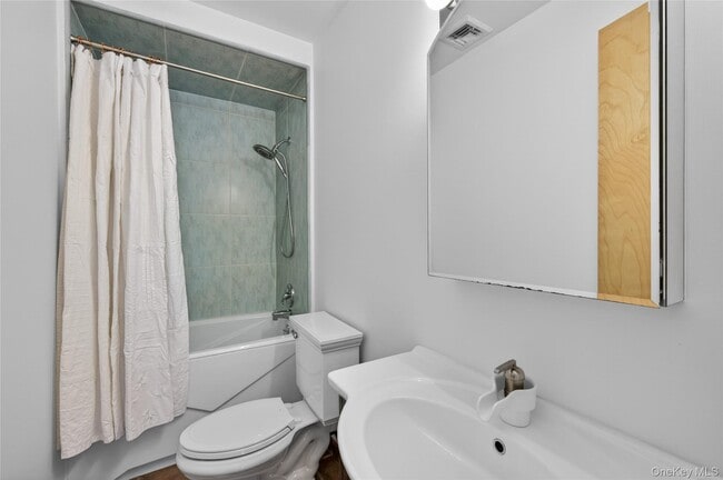 Building Photo - 428 Harbor Rd