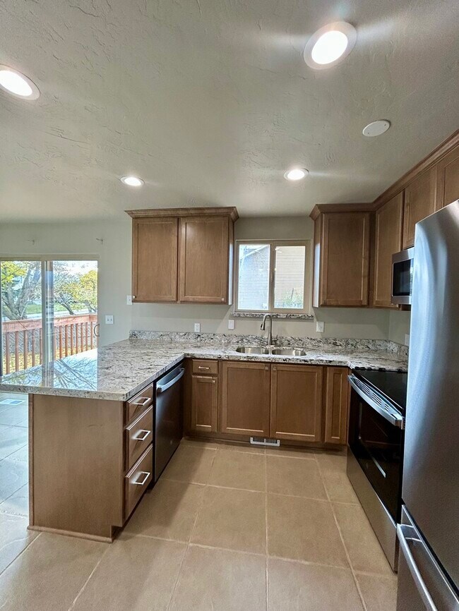 Building Photo - Remodeled 3 Bed, 2 Bath Home in West Jordan — Available Now