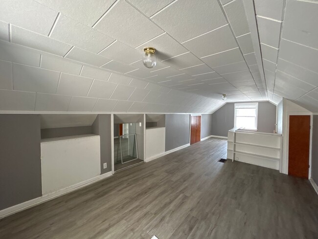 Building Photo - 445 S Sheridan St