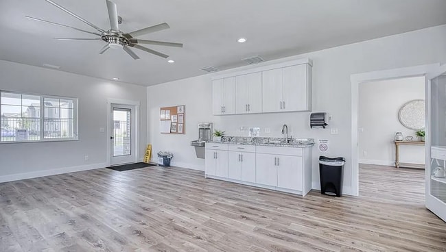 Building Photo - Modern 3-Bedroom Home with Resort-Style Amenities