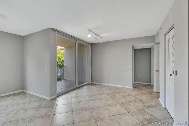 Building Photo - 116 Villa Cir