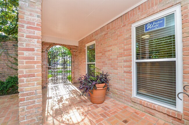 Building Photo - 710 S Fry Rd