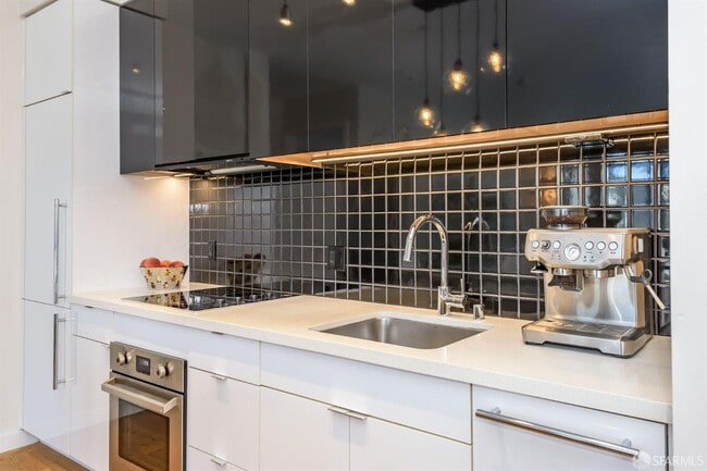 Building Photo - 388 Fulton St