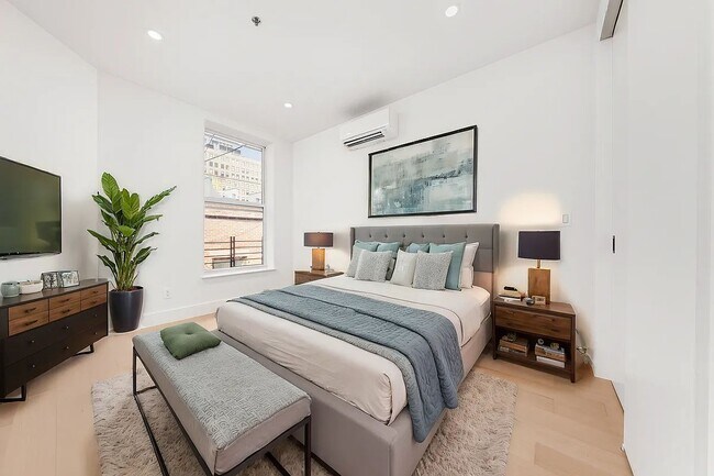 Building Photo - 110 Reade St