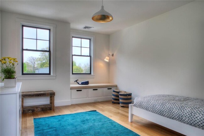 Building Photo - 766 Indian Ave