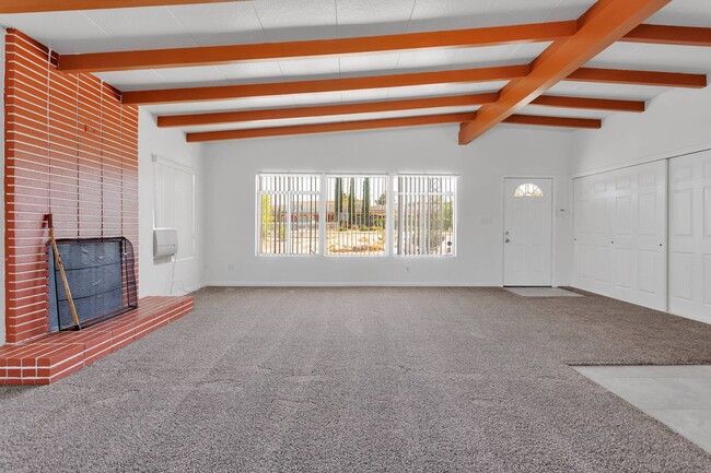 Building Photo - ADORABLE 1 BEDROOM 1 BATH IN HESPERIA