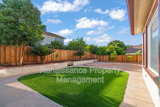 Building Photo - 785 Ellerbrook St