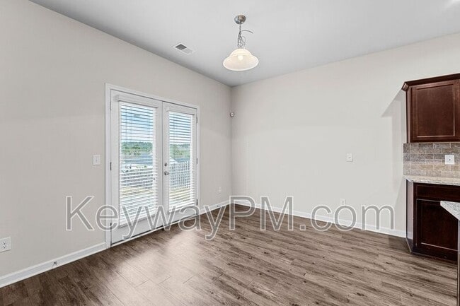 Building Photo - 5033 Vine Ln