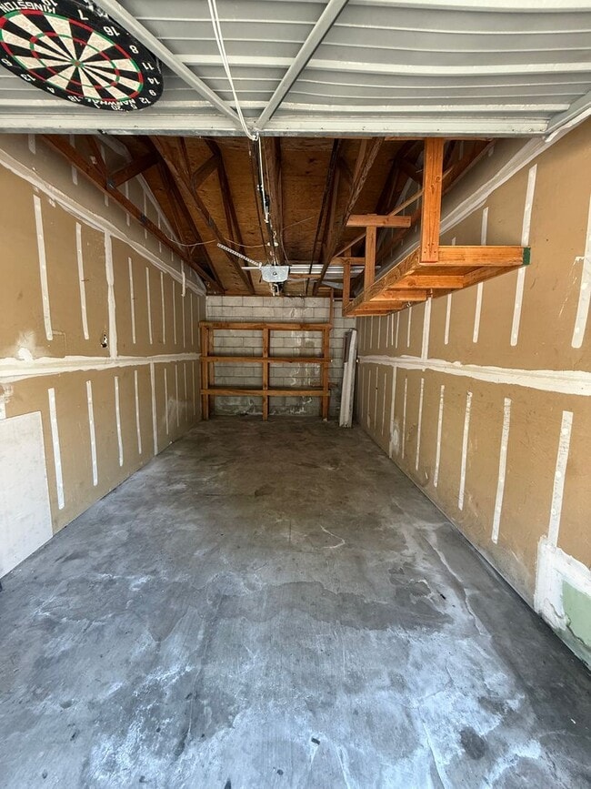Building Photo - 129 Olive St