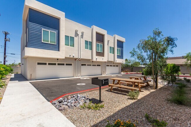 Building Photo - A629