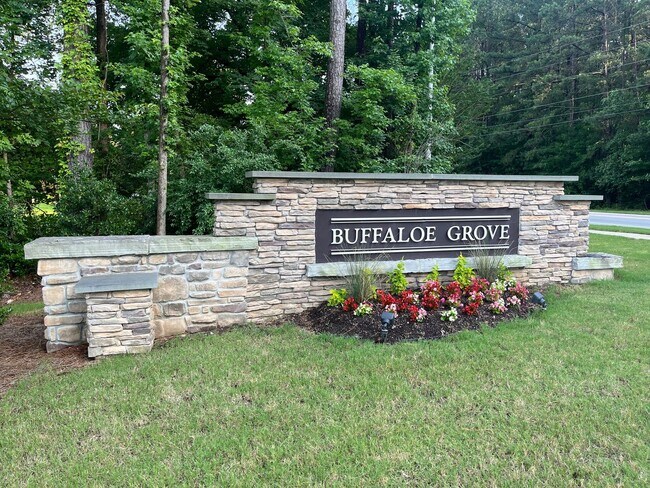 Building Photo - AMAZING LOCATION, Fantastic 4 Bed Home, In...