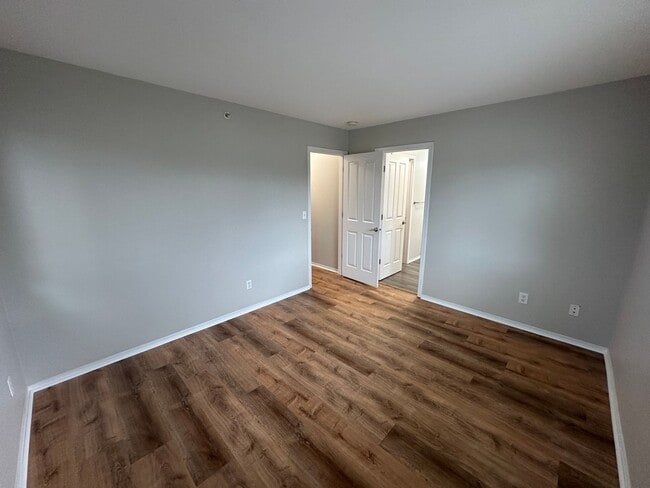 Building Photo - 2350 Simmons St