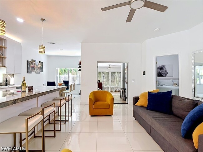 Building Photo - 10735 San Tropez Cir