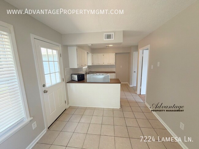 Building Photo - 7224 Lamesa Ln
