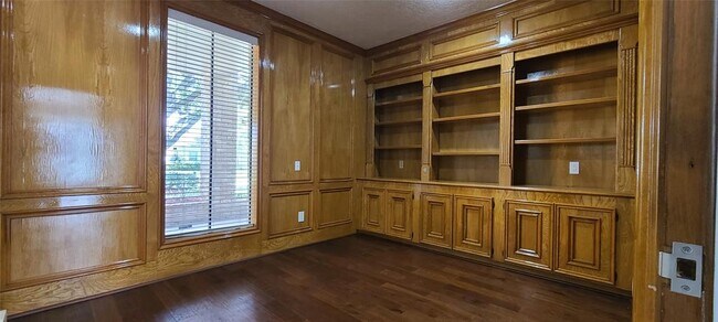 Building Photo - 1218 Sugar Creek Blvd