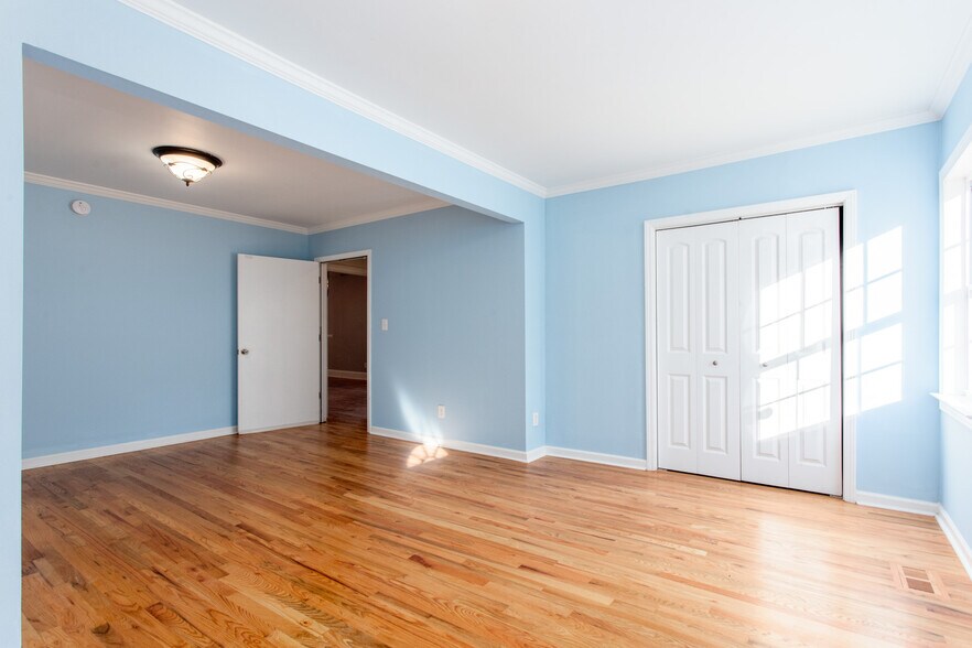 Building Photo - 83 Ormond St SE