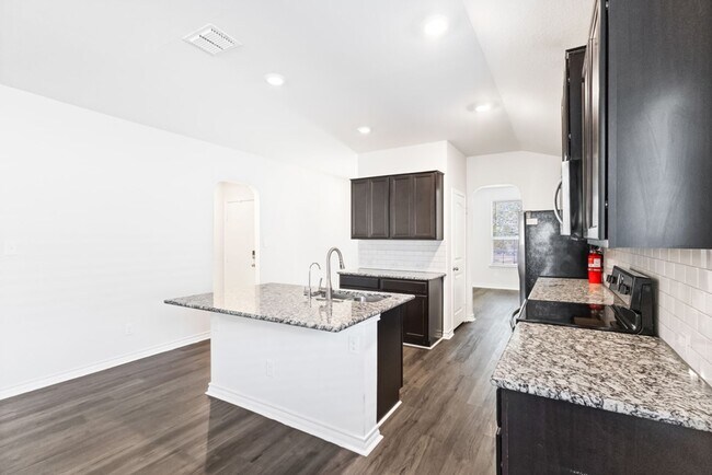 Building Photo - Well-Maintained 3-Bedroom Home – Ideal for Students & Professionals!