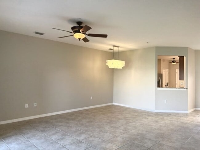 Building Photo - 3 2.5 - TOWNHOUSE IN PARKRIDGE - CLOSE TO ...