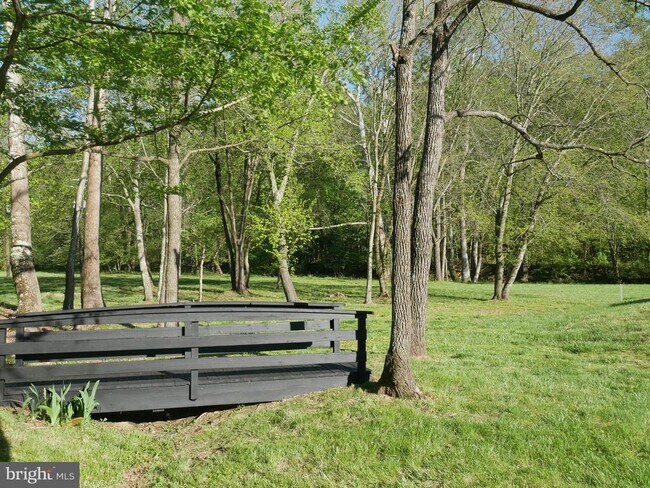 Building Photo - 35600 Sassafras Dr