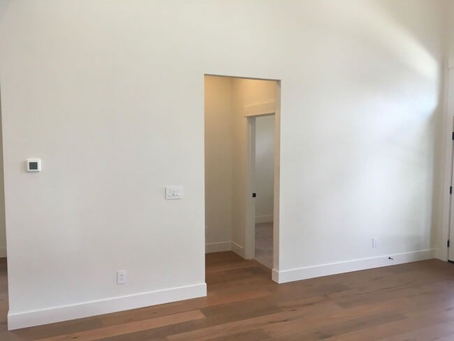 Building Photo - 145 W Heising Dr