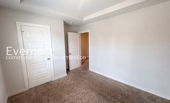 Building Photo - 4 Bed, 3 Bath Home with Garage / Pet-Friendly / Available Now!