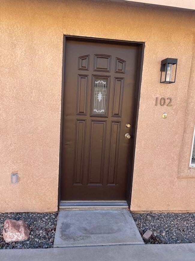 Building Photo - PALI3045