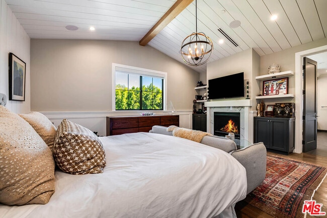 Building Photo - 4268 Colbath Ave