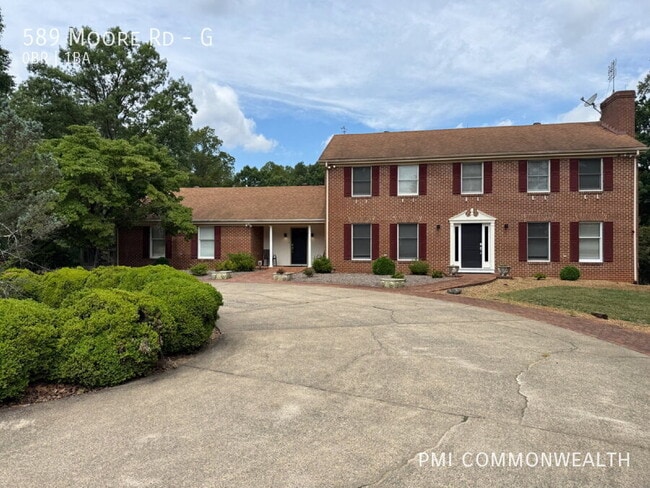 Building Photo - 589 Moore Rd