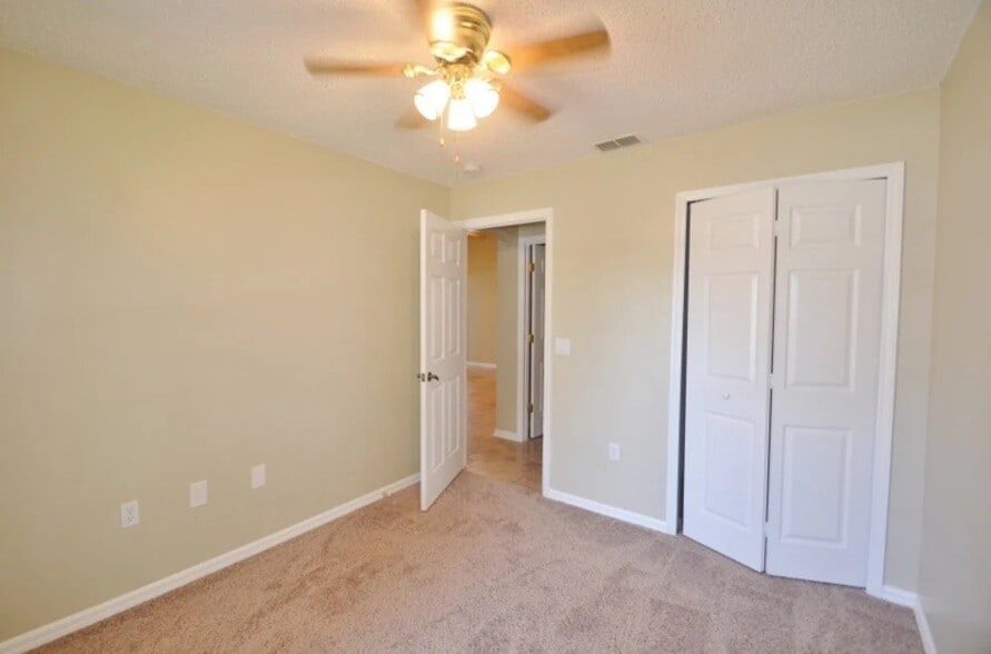 Building Photo - 2912 Summer Winds Cir