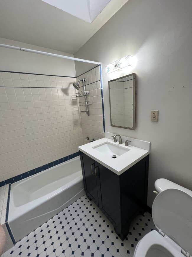 Building Photo - 115 Laurent St