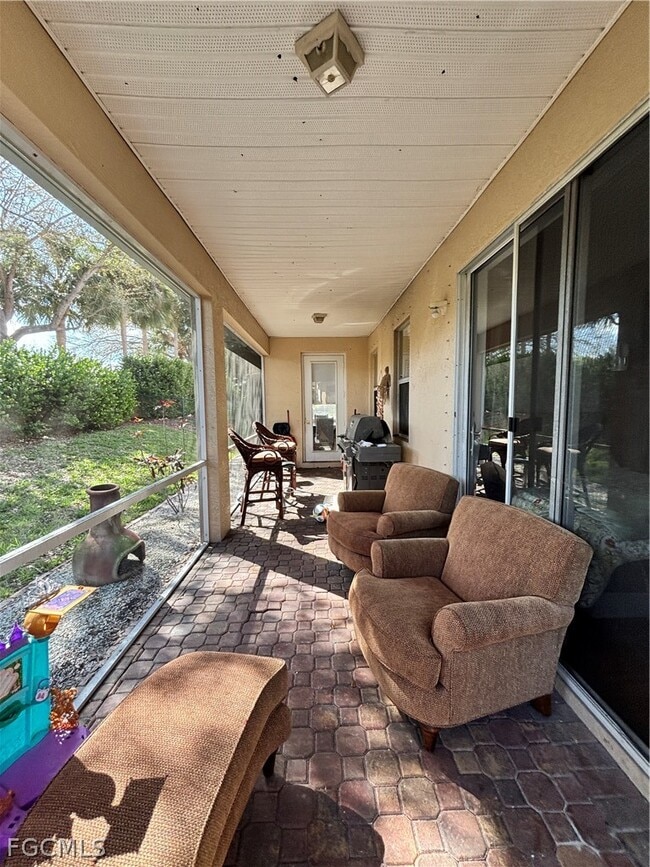 Building Photo - 17533 Holly Oak Ave