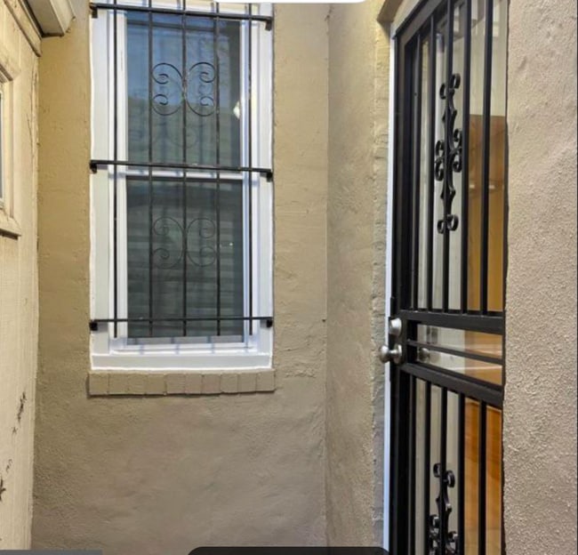 Building Photo - 1530 Marion St NW